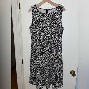 Talbots fit n flare black an white sleeveless  dress, size M